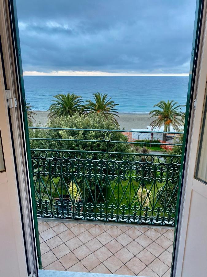 Hotel Alba Chiara Finale Ligure Exterior photo