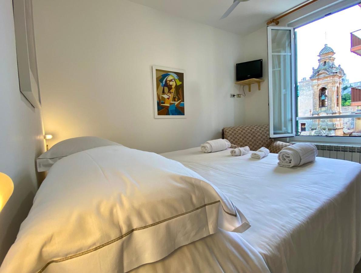 Hotel Alba Chiara Finale Ligure Exterior photo