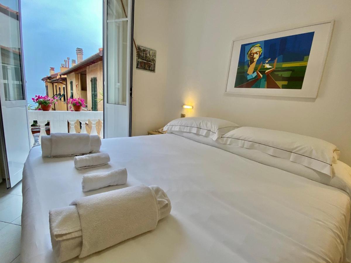 Hotel Alba Chiara Finale Ligure Exterior photo