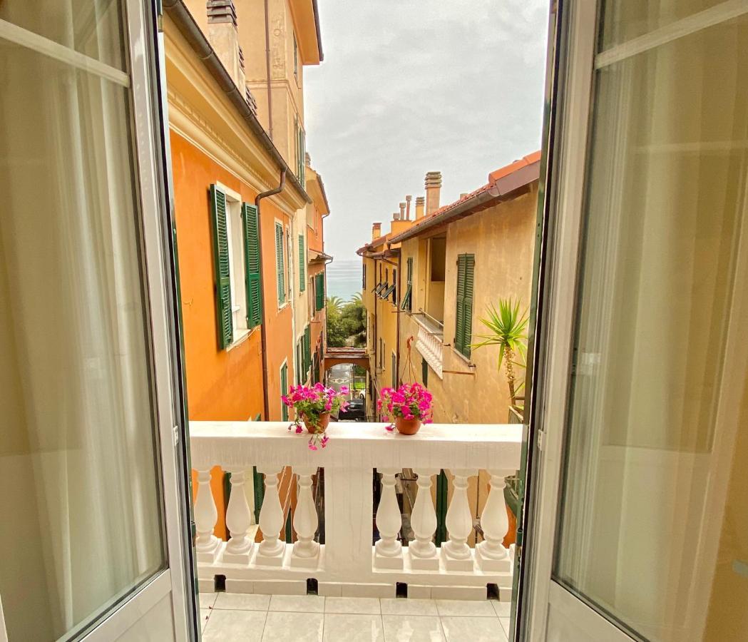 Hotel Alba Chiara Finale Ligure Exterior photo